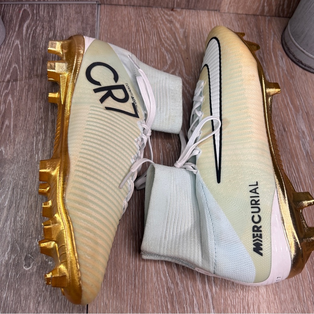 Nike Mercurial Men's Soccer Cleats in Light Green, White and Gold - Picture 6 of 9